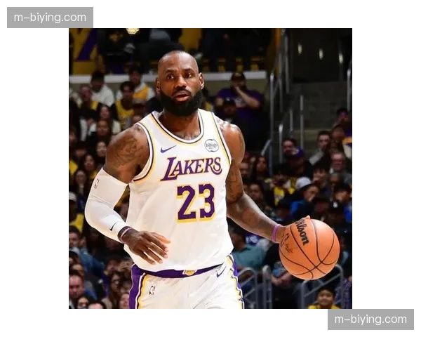 詹姆斯零三分贡献23+9+9 40岁以上球员首现该数据组合